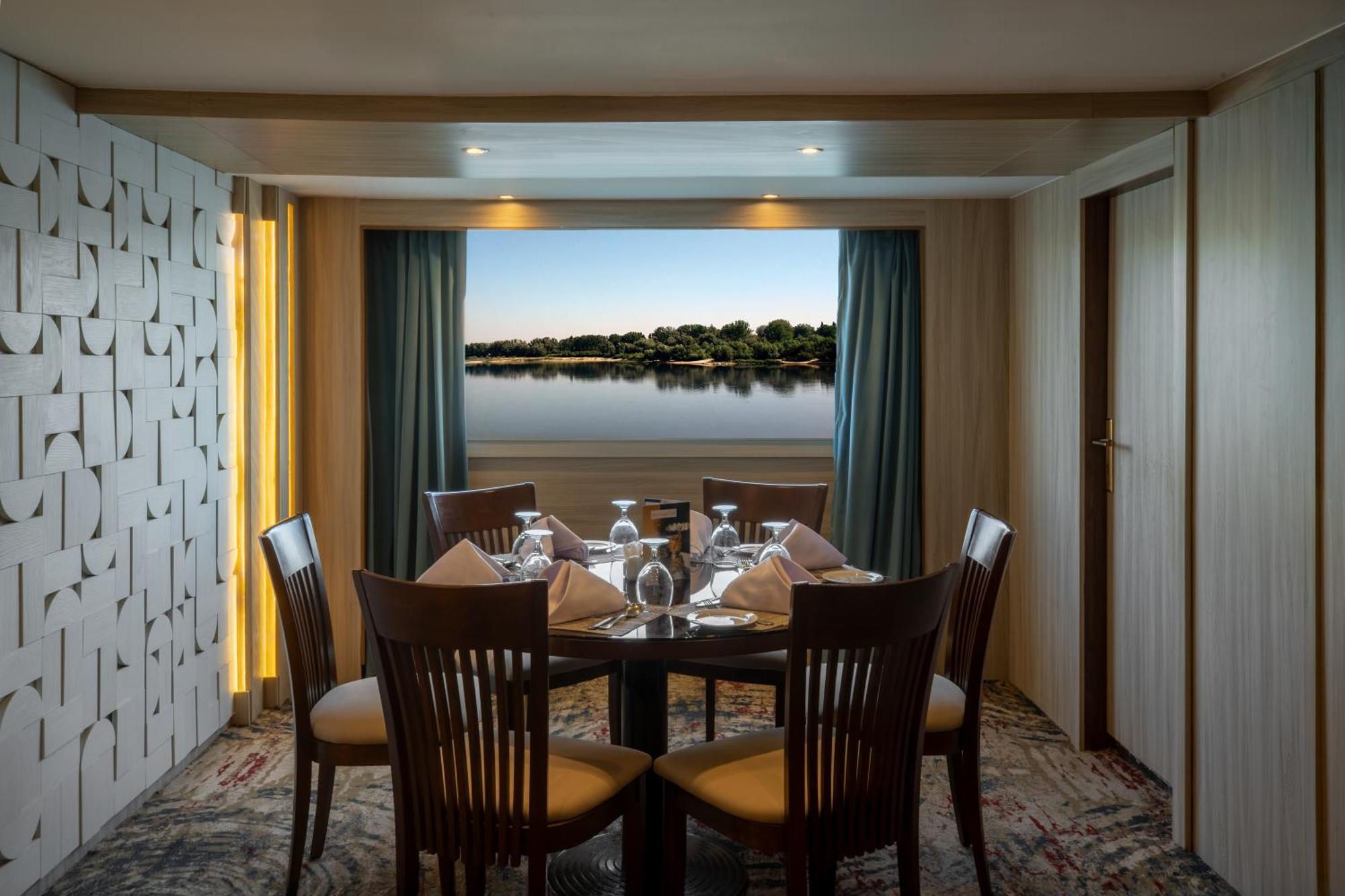Renaissance Nile Cruise - Every Saturday From Luxor To Aswan For 4 Nights , And Every Wednesday From Aswan To Luxor For 3 Nights Экстерьер фото